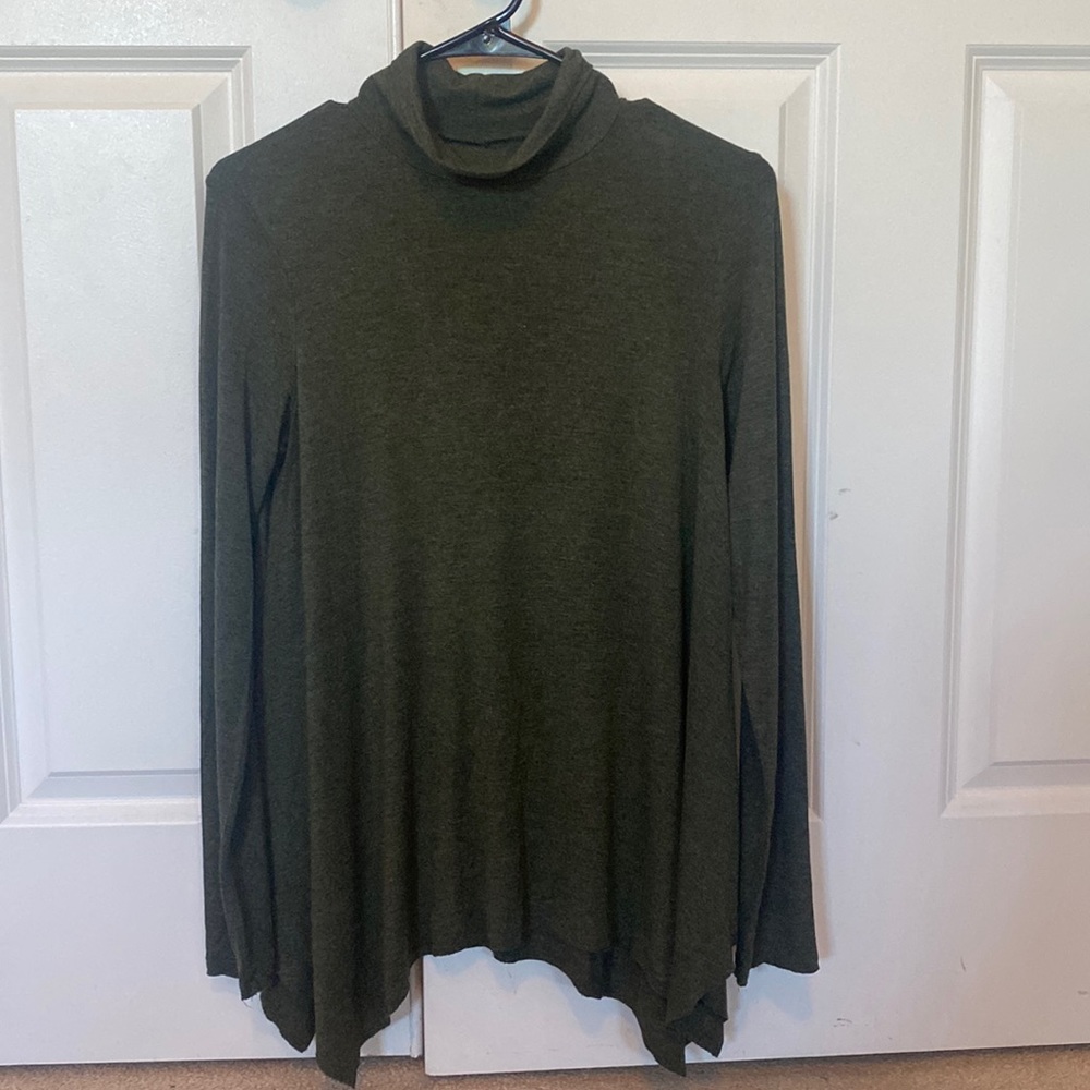 American Eagle green turtleneck medium